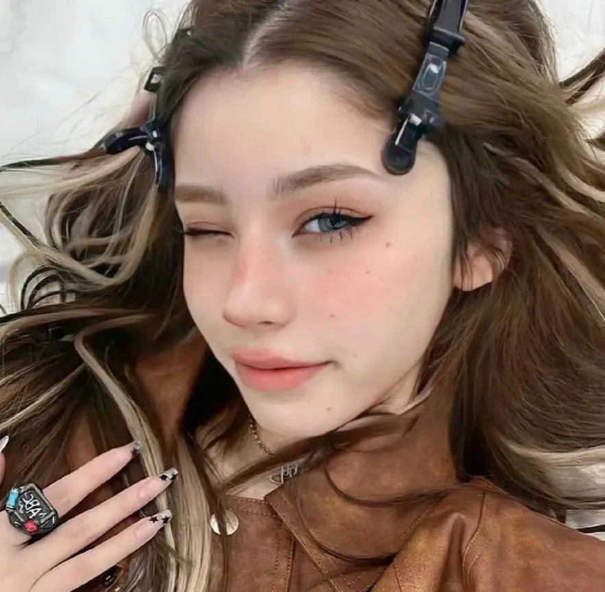 血色海湾背后